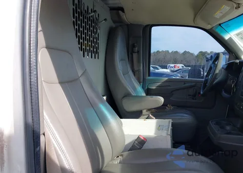 2015 Chevrolet Express 2500 Work Van из США, поврежденный, VIN 1GCWGFCF3F1286907